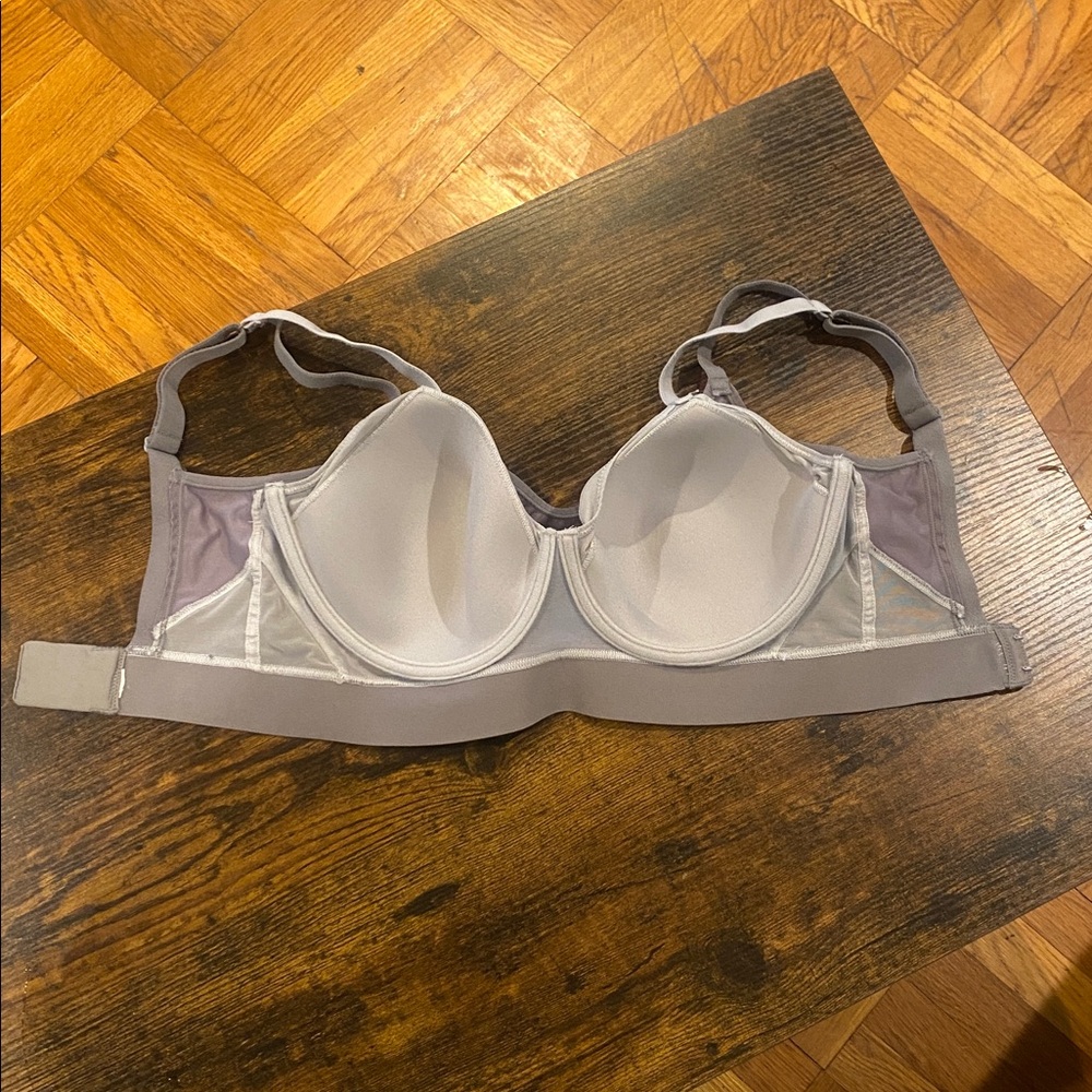 Women's Gray sports Bra - Picture 2 of 2